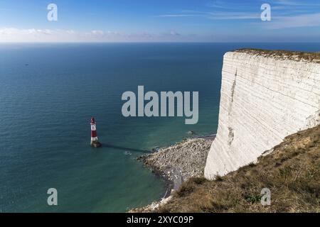 Beachy Head Lighthouse und Cliff am Morgen, in der Nähe von Eastbourne, East Sussex, England, Großbritannien Stockfoto