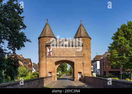 Klever Tor Eulentürme des äusseren Klever Tor in Xanten, Niederrhein, Nordrhein-Westfalen, Deutschland, Europa Klever Tor Stadttor in Xanten, Lower R Stockfoto