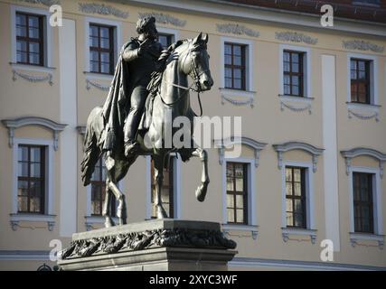 Reiterstatue auf dem Platz der Republik in Weimar Stockfoto