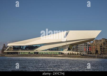 Amsterdam, Niederlande, April 2022 das Eye Filmmuseum auf der Amstel in Amsterdam Stockfoto