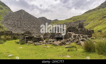 Die Ruinen des stillgelegten Steinbruch Conglog Mühle in der Nähe von Blaenau Ffestiniog, Gwynedd, Wales, Großbritannien Stockfoto