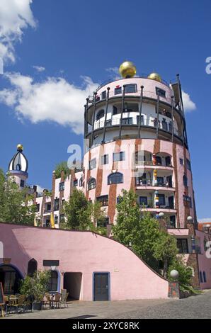 Hundertwasserhaus der grünen Zitadelle in Magdeburg, Deutschland, Europa Stockfoto