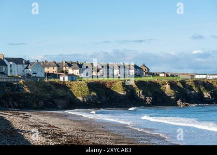 Thurso, Schottland, Vereinigtes Königreich - 16. Oktober 2023: Stadtbild bei sonnigem Herbstwetter an der Nordküste von Thurso, Caithness, Schottland, Vereinigtes Königreich. Stockfoto