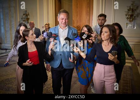 Bukarest, Rumänien. 29. August 2024: Dan Motreanu, erster Vizepräsident der PNL Political Strategies und MdEP, kommt bei der Sitzung des National Political Bureau der National Liberal Party an. Quelle: Lucian Alecu/Alamy Live News Stockfoto