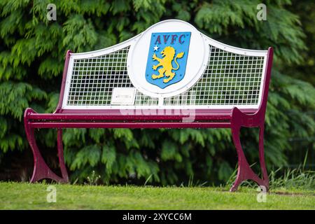 Aston Villa Bench beim FC Lichfield City Stockfoto