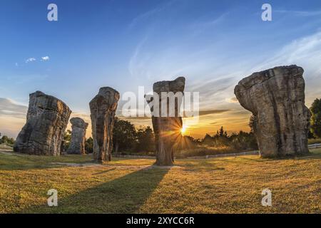 Mor hin Khao (Thailand Stonehenge) Sonnenaufgangslandschaft, Chaiyaphum, Thailand, Asien Stockfoto