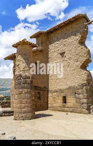 Tempel von Wiracocha oder Tempel von Raqchi eine archäologische Stätte der Inka in der Region Cusco, Peru, Südamerika Stockfoto