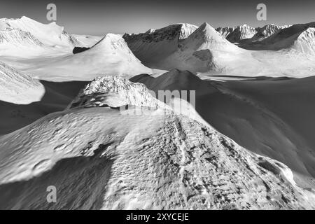 Berggipfel im Stuor- und Unna-Tal Reaiddavaggi, Kebnekaisefjaell, Norrbotten, Lappland, Schweden, März 2014, Europa Stockfoto