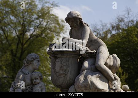 Celle, Deutschland, 19. April 2014: Eine Statue der dänischen und norwegischen Königin Caroline Mathilde, die vom Hof verboten wurde und den Rest ihres Lebens verbrachte Stockfoto