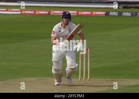 Chester le Street, England, 22. August 2024. Alex Lees schlägt für Durham Cricket gegen Nottinghamshire in einem Spiel der County Championship Division 1 im Seat Unique Riverside. Quelle: Colin Edwards. Stockfoto