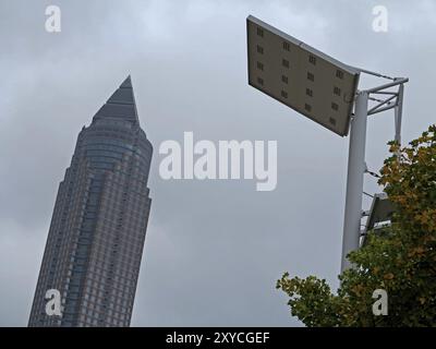 Messeturm Frankfurt am Main. Stockfoto