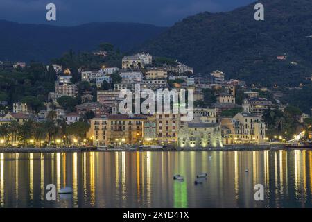 Blick auf das ligurische Dorf Rapallo, Italien, Europa Stockfoto