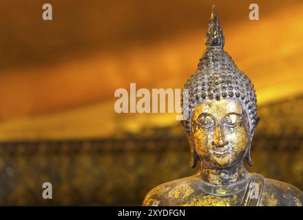 Nahaufnahme der Buddha-Statue im Tempel in Thailand Stockfoto