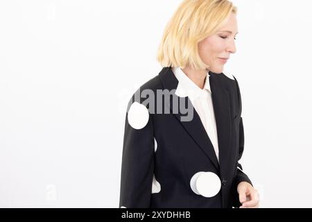 Lido Di Venezia, Italien. August 2024. Cate Blanchett nimmt an einem Fotobesuch für die Serie „Disclaimer“ während des 81. Internationalen Filmfestivals von Venedig am 29. August 2024 in Venedig Teil. © Foto: Cinzia Camela. Quelle: Live Media Publishing Group/Alamy Live News Stockfoto