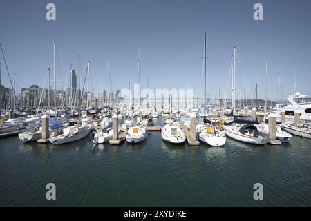 Private Segelboote im Hafen von San Francisco Stockfoto