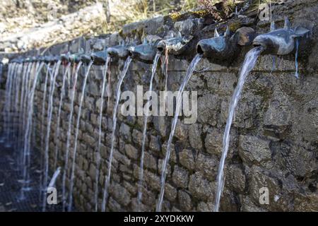 Wandbrunnen in Muktinath Tempel im Annapurna-Region in Nepal Stockfoto