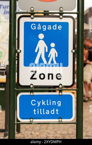 Zeichen der Fußgängerzone in der Algade Street, Roskilde, Dänemark Stockfoto