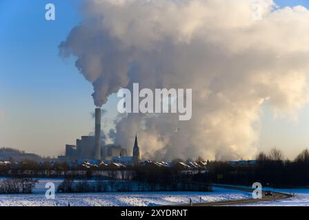 Braunkohlekraftwerk Frimmersdorf im Winter Stockfoto