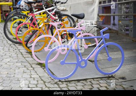 Fahrradparkplatz in einer Einkaufsstraße, Stavanger, Norwegen, Europa Stockfoto