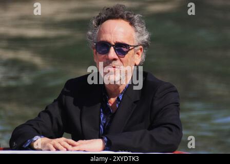 Mostra del Cinema Venezia 2024. 81 Venedig Filmfestival Italien. Filmfestival Venedig, Italien. Tim Burton - Ankunft mit dem Boot *** Mostra del Cinema Venezia 2024 81 Filmfestival in Venedig Italien Filmfestival in Venedig, Italien Tim Burton Ankunft mit dem Boot Stockfoto