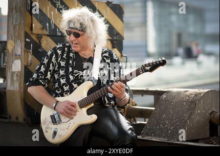 Rock und Industrie im Düsseldorfer Medienhafen Stockfoto