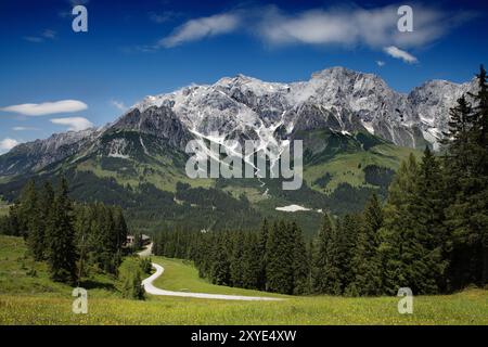 Blick auf die Südseite des Hochkoenig bei Mühlbach Stockfoto