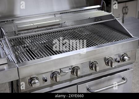 Edelstahl-Grill-Herd aus der Nähe Stockfoto