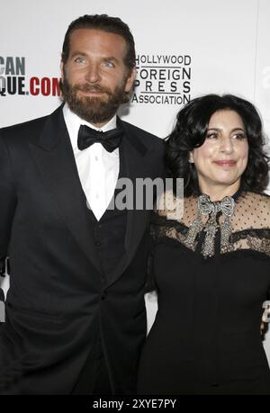 Bradley Cooper und Sue Kroll bei der 30. Jährlichen American Cinematheque Awards Gala am 14. Oktober im Beverly Hilton Hotel in Beverly Hills, USA Stockfoto