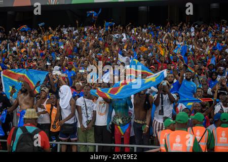 ABIDJAN, COTE D IVOIRE - 2. FEBRUAR; Kongo-Fans beim TotalEnergies Caf Africa Cup of Nations (Afcon 2023) Spiel zwischen Congo Dr und Guinea bei S Stockfoto