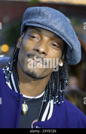 Snoop Dogg bei der Premiere von Soul Plane in Los Angeles am 17. Mai 2004 im Mann Village Theater in Westwood. Quelle: Lumeimages.com Stockfoto