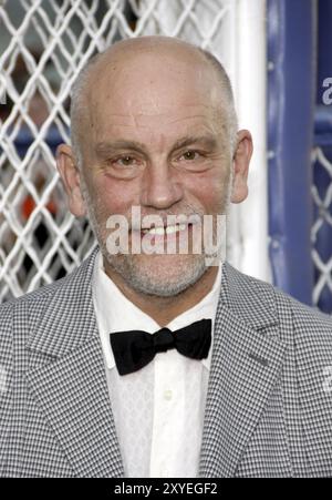 HOLLYWOOD, KALIFORNIEN, 30. SEPTEMBER 2010: John Malkovich bei der Premiere von „Secretariat“ in Los Angeles am El Capitan Theater in Hollywood, USA Stockfoto