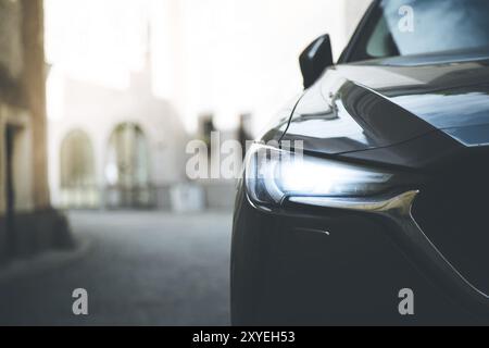 Nahaufnahme von modernen LED-Autoscheinwerfer, Mobilität Stockfoto