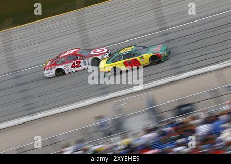 17. September 2017, Joliet, Illinois, USA: Kyle Larson (42) kämpft um die Position während der Tales of the Turtles 400 auf dem Chicagoland Speedway in Joliet Stockfoto