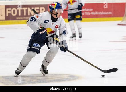 Bad Toelz, Deutschland. August 2024. Emil Johansson (EHC Red Bull Muenchen, #57). GER, EHC Red Bull München gegen HC Dynamo Pardubice, Eishockey, Testspiel, Preseason, 28.08.2024. Foto: Eibner-Pressefoto/Heike feiner Credit: dpa/Alamy Live News Stockfoto