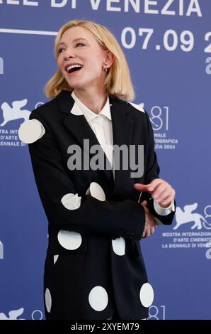 Venedig, Italien. August 2024. Cate Blanchett posiert beim Fotoaufruf von „Disclaimer“ während des 81. Internationalen Filmfestivals von Venedig am 29. August 2024 im Palazzo del Casino auf dem Lido in Venedig. Quelle: dpa/Alamy Live News Stockfoto