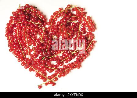 Rote Johannisbeeren in Form eines Herzens Stockfoto