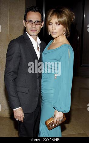 Jennifer Lopez und Marc Anthony bei der Noche de Ninos Gala 2009, die am 9. Mai 2009 im Beverly Hilton Hotel in Beverly Hills stattfand Stockfoto