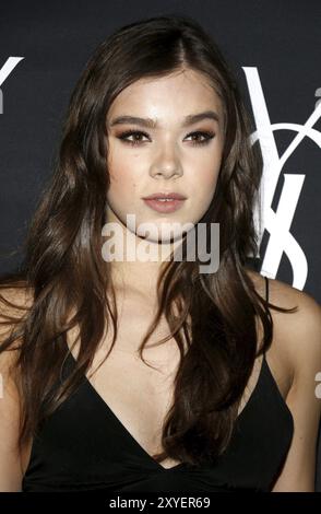 Hailee Steinfeld von Zoe Kravitz feiert ihre neue Rolle mit Yves Saint Laurent Beauty, die am Mai beim Gibson Brands Sunset in West Hollywood, USA, stattfindet Stockfoto