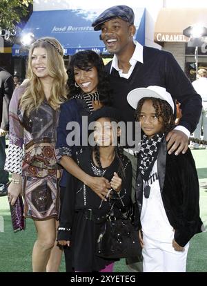 WESTWOOD, KALIFORNIEN, 26. OKTOBER 2008: Fergie, Jada Pinkett Smith, will Smith, Willow Smith und Jaden Smith bei der Premiere von Madagascar: ESCAP in Los Angeles Stockfoto