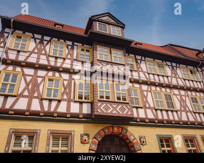 Erfurt, Deutschland - 21. Mai 2023: Fassaden von Gebäuden im Stadtzentrum, historisches Erbe. Stockfoto