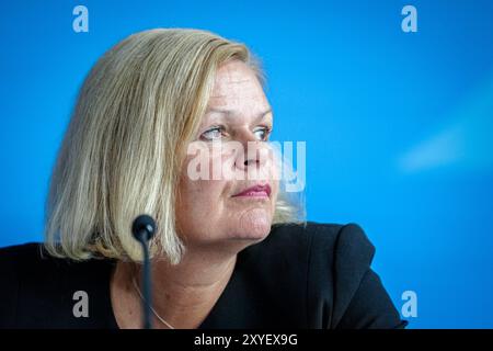 Berlin, Deutschland. August 2024. Nancy Faeser (SPD), Bundesministerin des Innern und Innern, stellt nach dem Messerangriff in Solingen ein Sicherheitspaket vor. Quelle: Kay Nietfeld/dpa/Alamy Live News Stockfoto