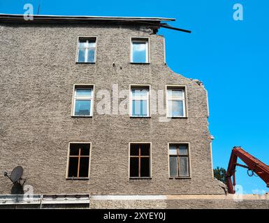 Abriss eines alten Hauses im Zentrum von Magdeburg Stockfoto