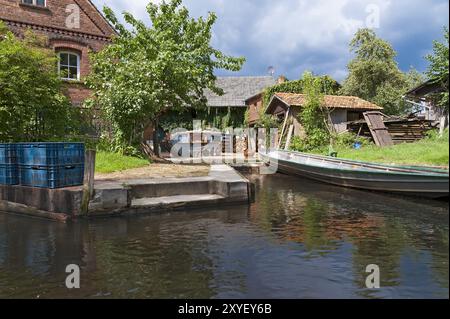 Bauernhof am Ufer der Spree Stockfoto