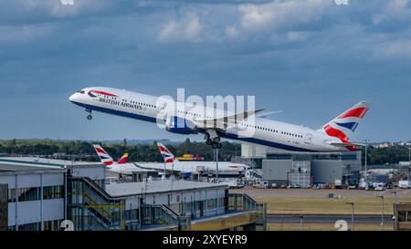 British Airways Airbus A350 startet Heathrow Stockfoto