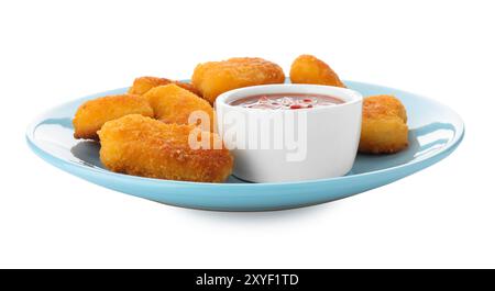 Leckere Chicken Nuggets mit Chili-Sauce, isoliert auf weiß Stockfoto