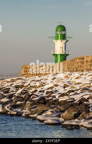 Der Pier in Warnemünde im Winter Stockfoto