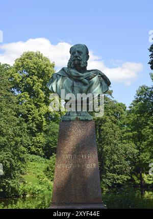 Europa, Deutschland, Hamburg, Bezirk Bergedorf, Schloss Bergedorf aus dem 17. Jahrhundert, einziges Schloss in Hamburg, Schlosspark, Bronzebüste Wilhelm I., G Stockfoto