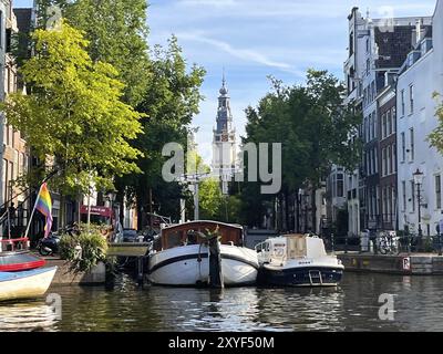 Amsterdam, Niederlande. August 2023. Der Fluss Amstel in Amsterdam Stockfoto