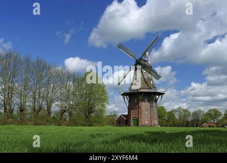 Windmühle Holtland in Ostfriesland, Windmühle Holtland in Ostfriesland Stockfoto