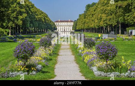 Gartenparterre vor Schloss Lustheim im Schlosspark Schleissheim, Oberschleissheim bei München, Oberbayern, Bayern, Deutschland, Europa Stockfoto